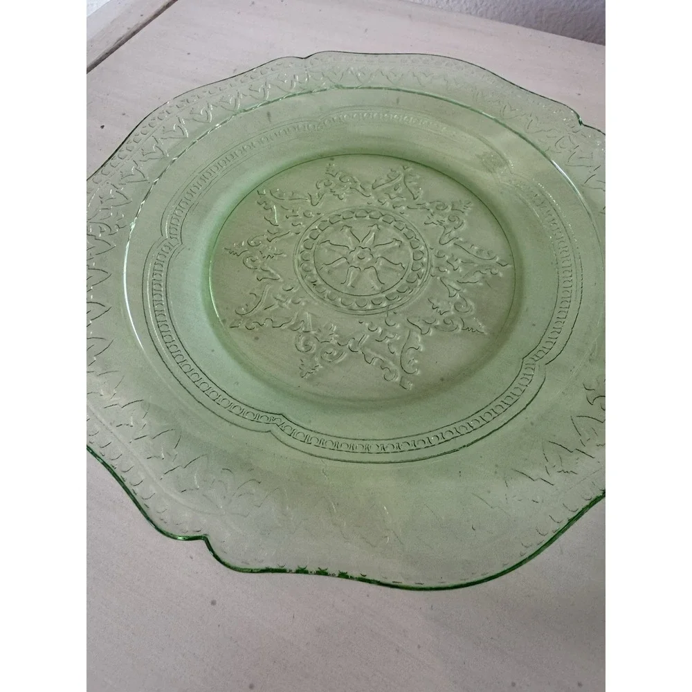Set of 2 Federal Green Uranium Depression Glass Patrician Spoke Salad Plates UG